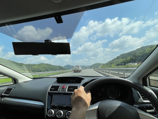 あなたの世界をちょっとヨクスル～国内電気自動車市場の動向・前編～