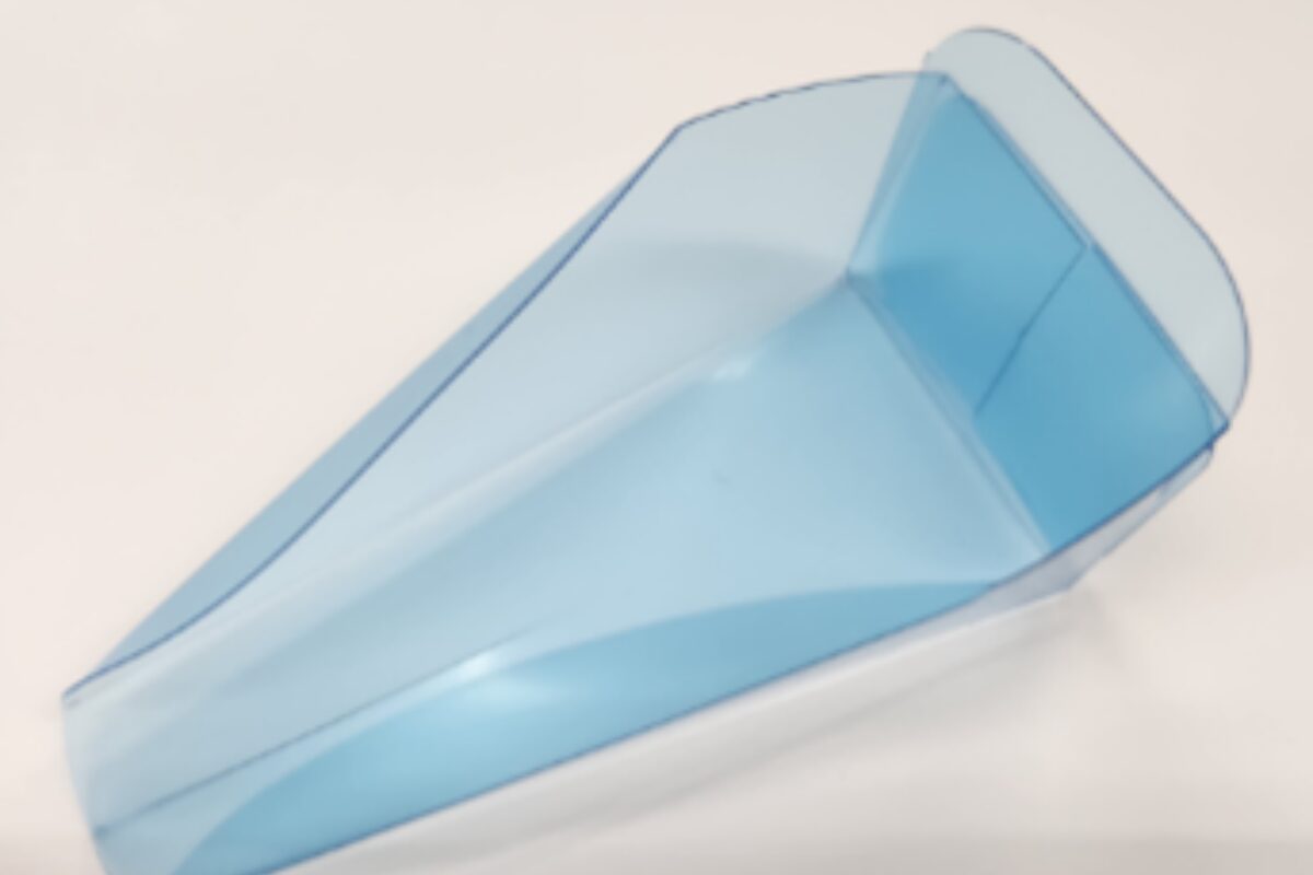 誤嚥性肺炎を防ぐ服薬介助のコツ｜安全な角度を保つ「くすりんトレイ」の活用法