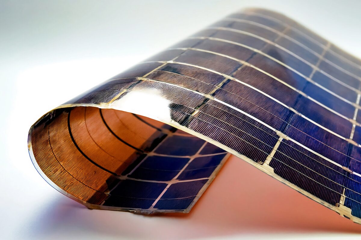 次世代「ペロブスカイト太陽電池」の寿命を延ばす｜高気密な封止材のスリット加工