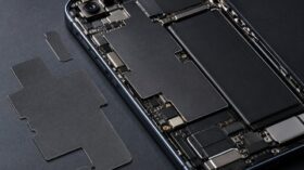 グラファイトシートの加工｜スマートフォン・電子機器の熱拡散を支える部材設計のアイキャッチ画像
